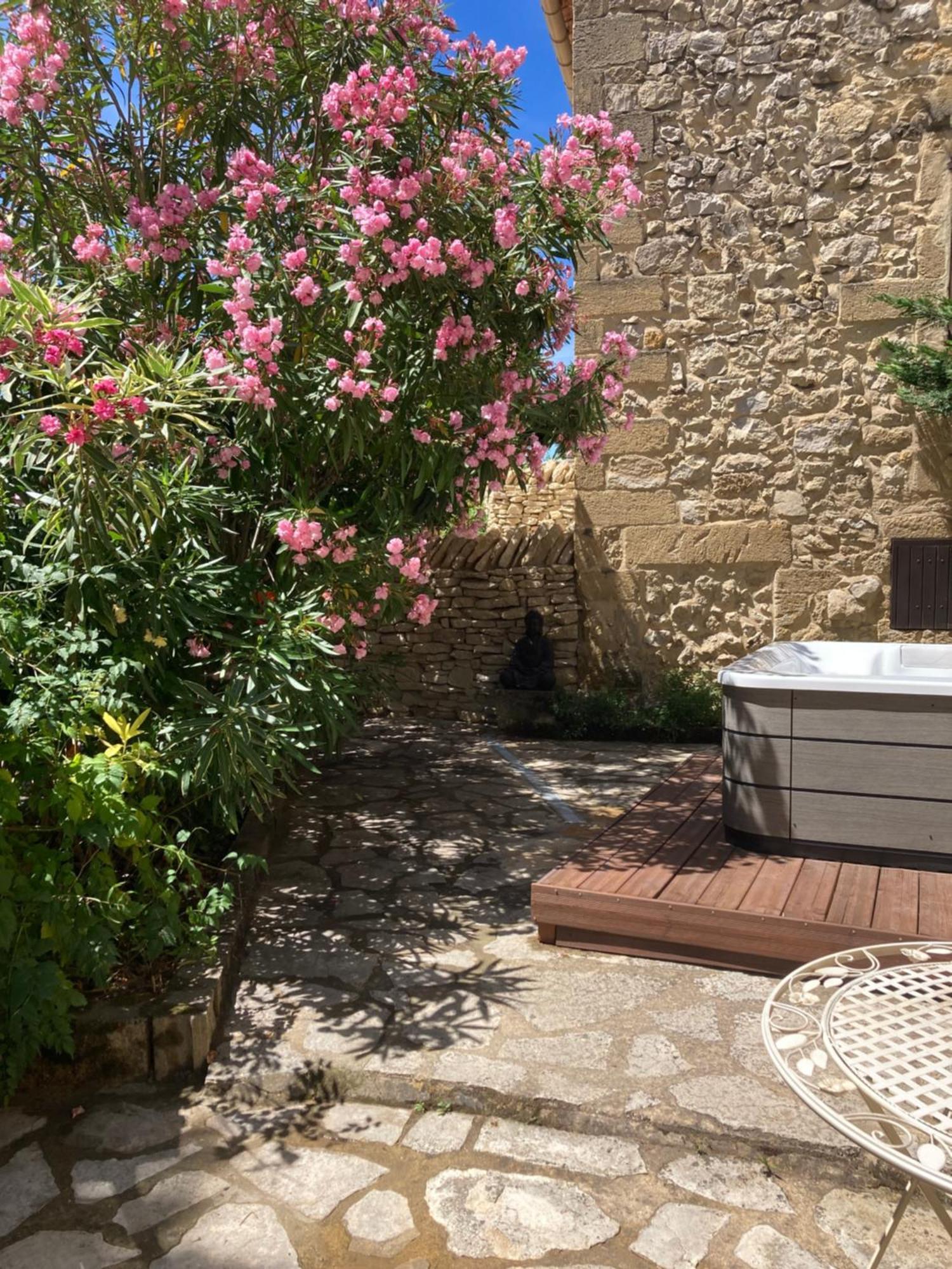 Le Studio D Aurelie Avec Spa Ete En Pleine Campagne Et Proche De Toute Commodite Рокмор Екстериор снимка