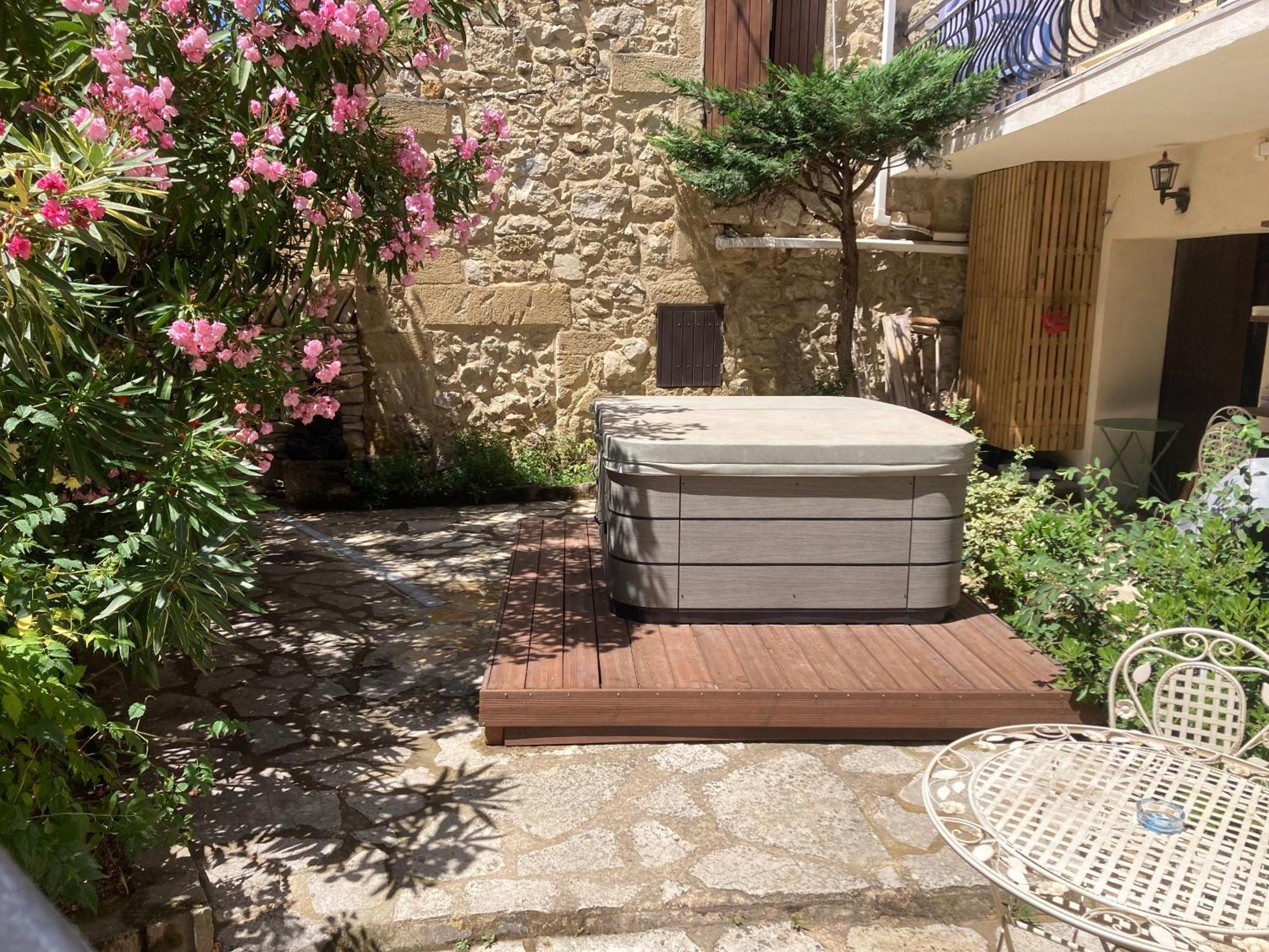 Le Studio D Aurelie Avec Spa Ete En Pleine Campagne Et Proche De Toute Commodite Рокмор Екстериор снимка